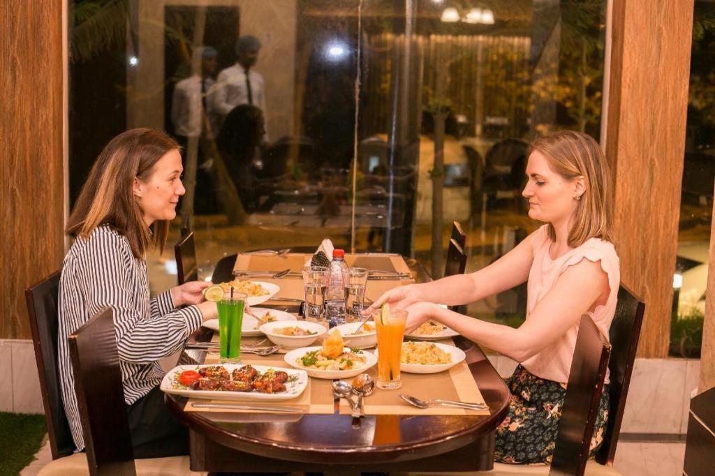Tropical Daisy Hotel Dhaka Eksteriør billede